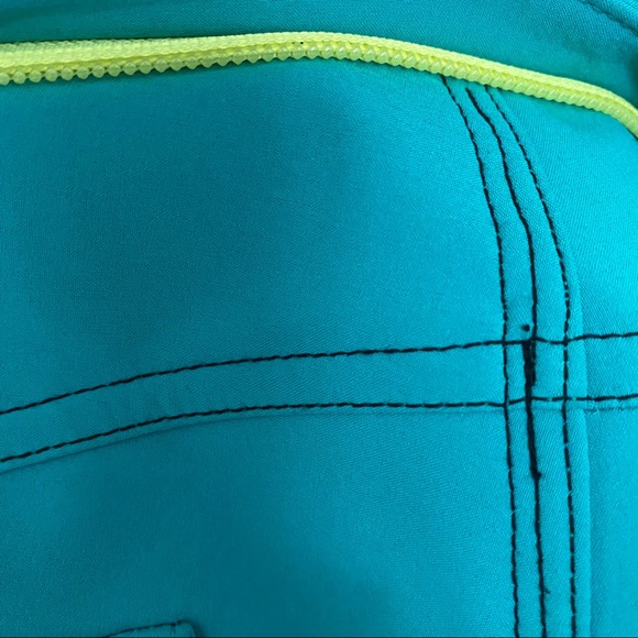 Volcom Snowboard Pants - Picture 9 of 16